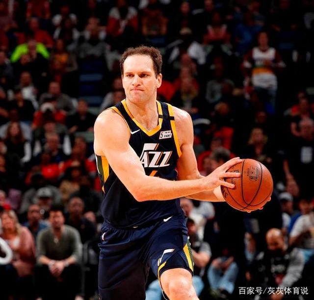 诺维奇客场憾平，悬崖边缘镇定出击