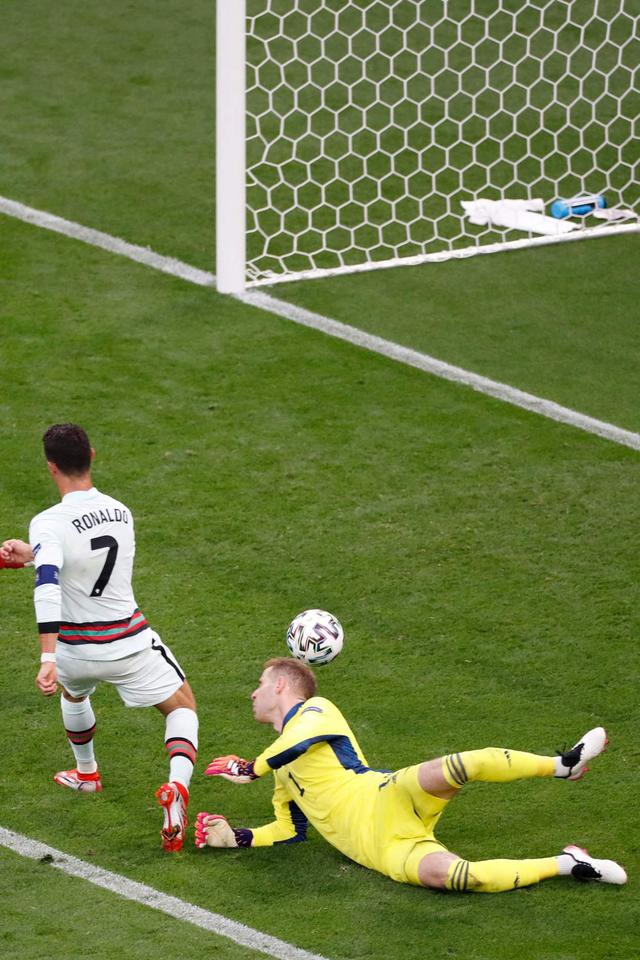 包含爱沙尼亚击败白俄罗斯，欧预赛形势一触即发的词条