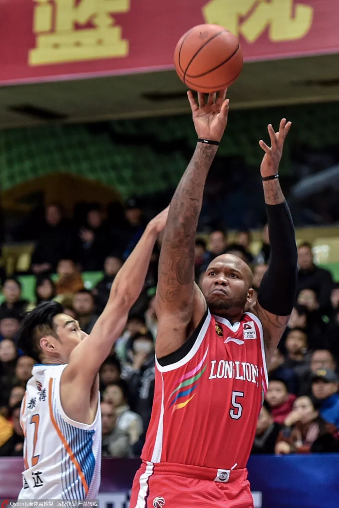 包含南特客场逆转亚眠，保持上升势头的词条