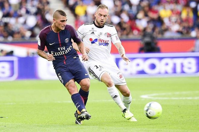 包含南特客场逆转亚眠，保持上升势头的词条