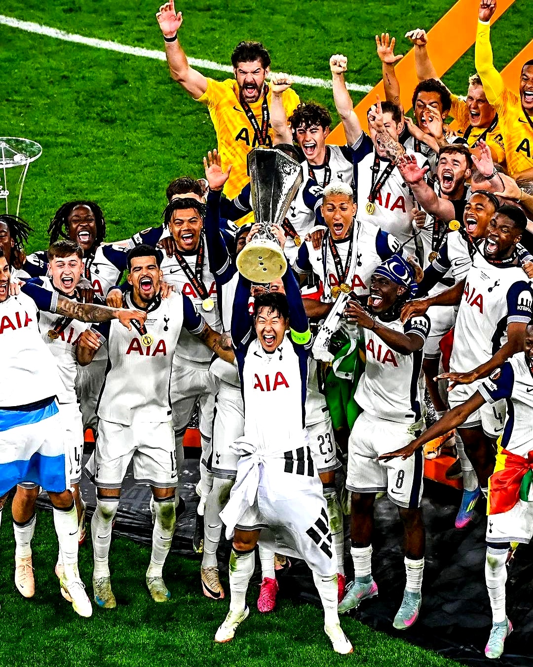 欧洲顶尖球队竞逐胜负，争夺晋级下一轮资格