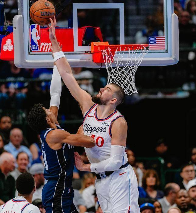 包含独行侠惨遭灭门之祸,第一轮被快船横扫出局的词条 包含独行侠惨遭灭门之祸,第一轮被快船横扫出局的词条