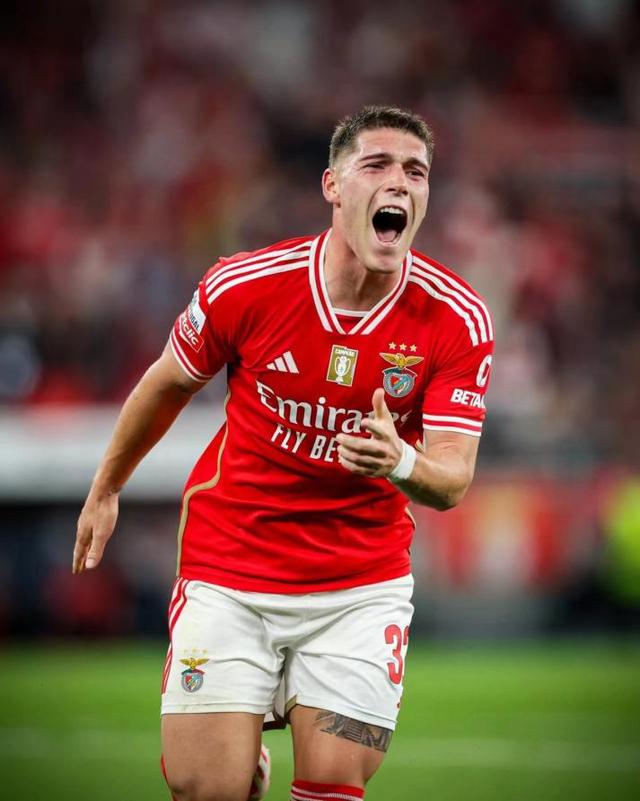 马赛主场稳扎稳打,完美拿下三分 马赛主场稳扎稳打,完美拿下三分