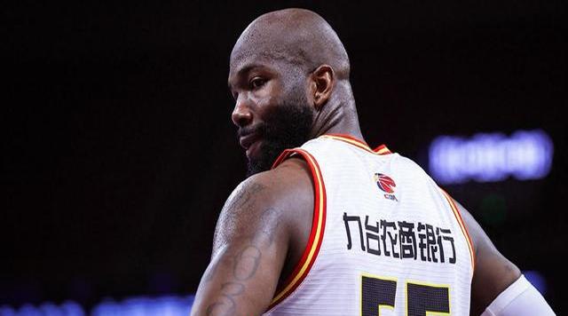 风暴酝酿,CBA联赛纷呈异彩 风暴酝酿,CBA联赛纷呈异彩