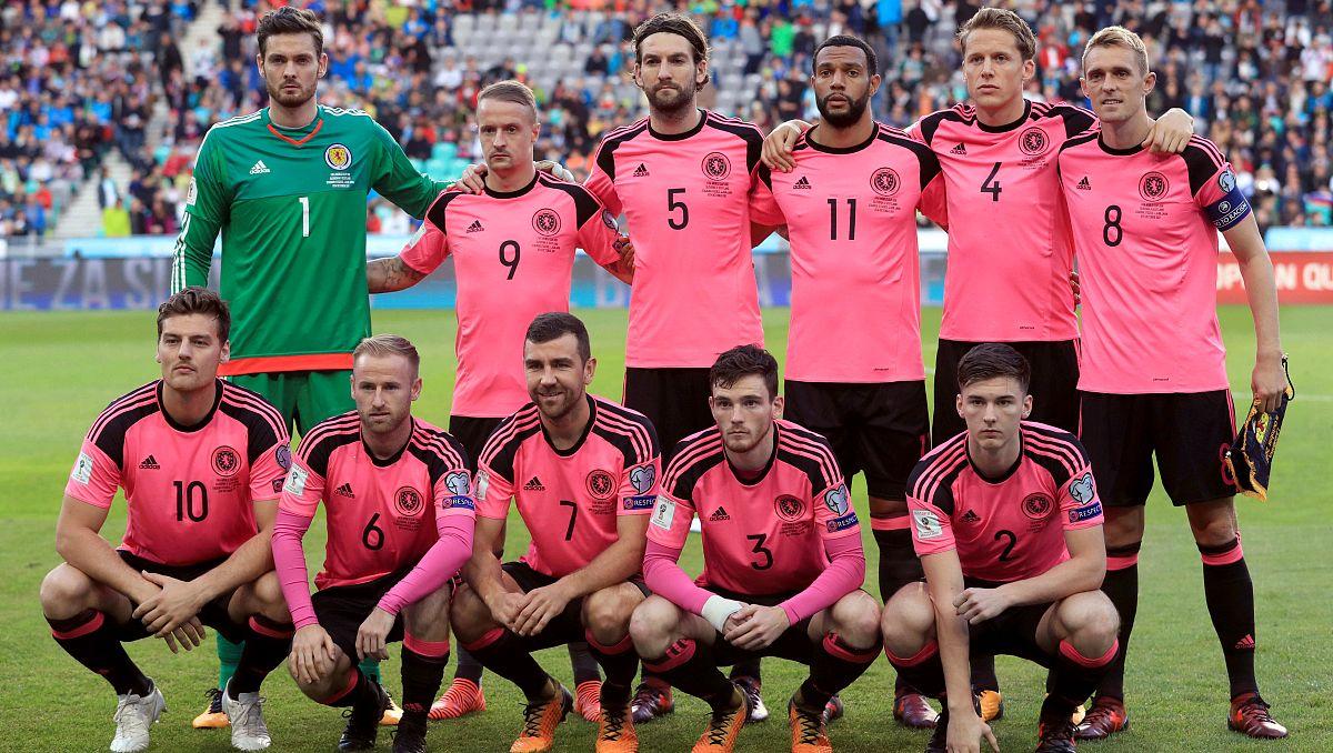 包含欧国联比赛罗马尼亚球员备战英格兰，争取奇迹发生的词条