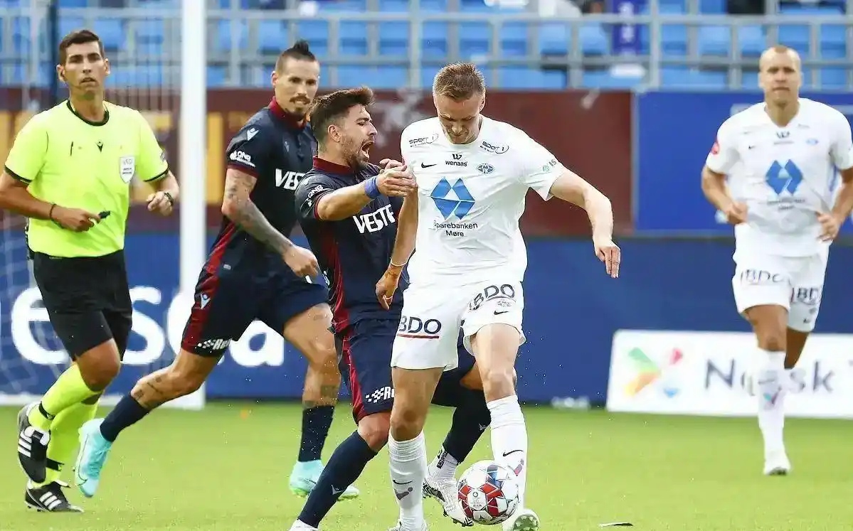 里尔对战里昂的国内足球比赛结果