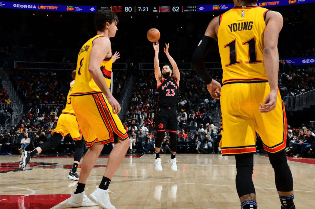 猛龙主场轻取老鹰，两连胜稳坐东部榜首的简单介绍