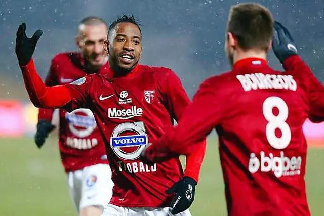 美斯逼近法甲头名,球队备战强劲对手的简单介绍 美斯逼近法甲头名,球队备战强劲对手的简单介绍