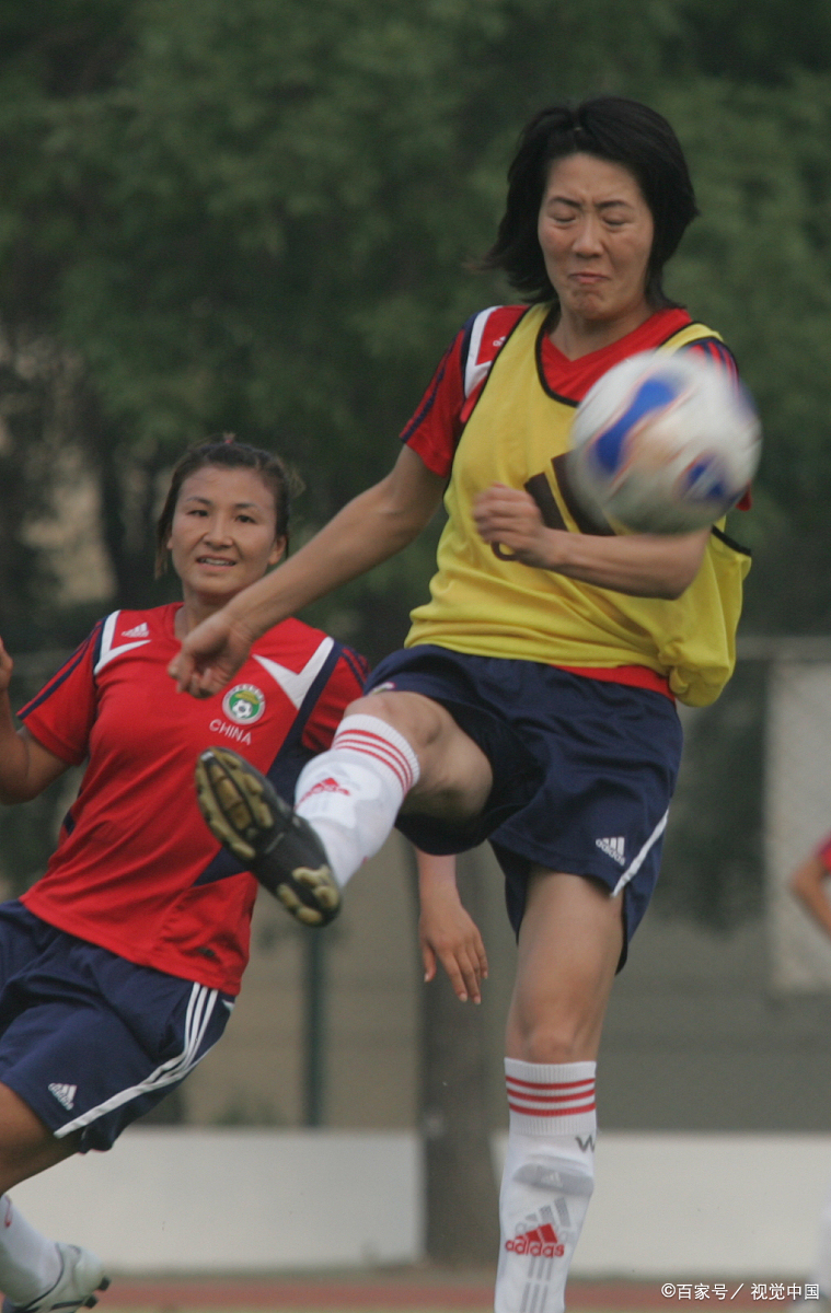 包含甘冈俱乐部在比赛中表现抢眼的词条