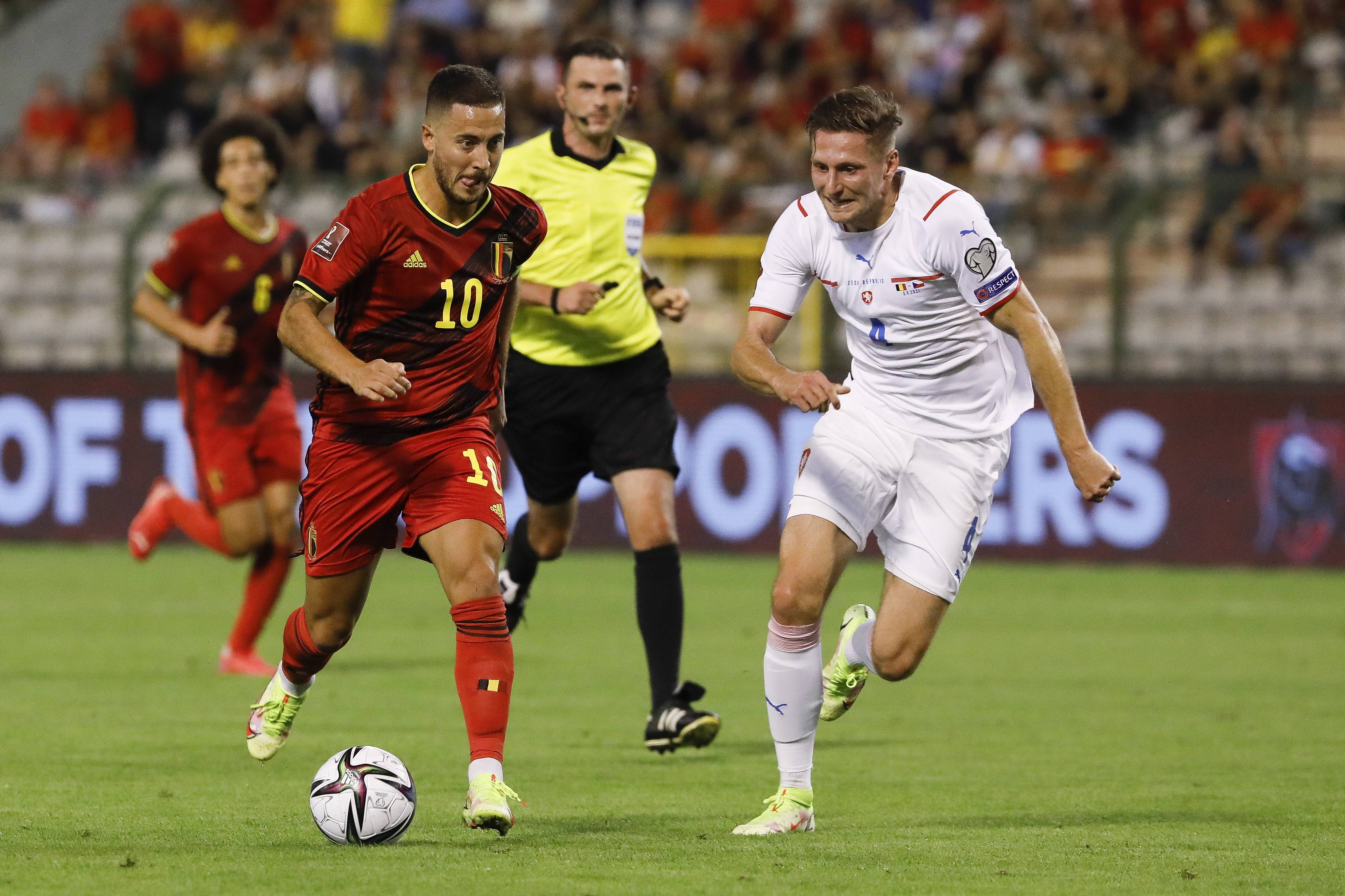 意大利国脚在比赛中展现出色发挥 意大利国脚在比赛中展现出色发挥