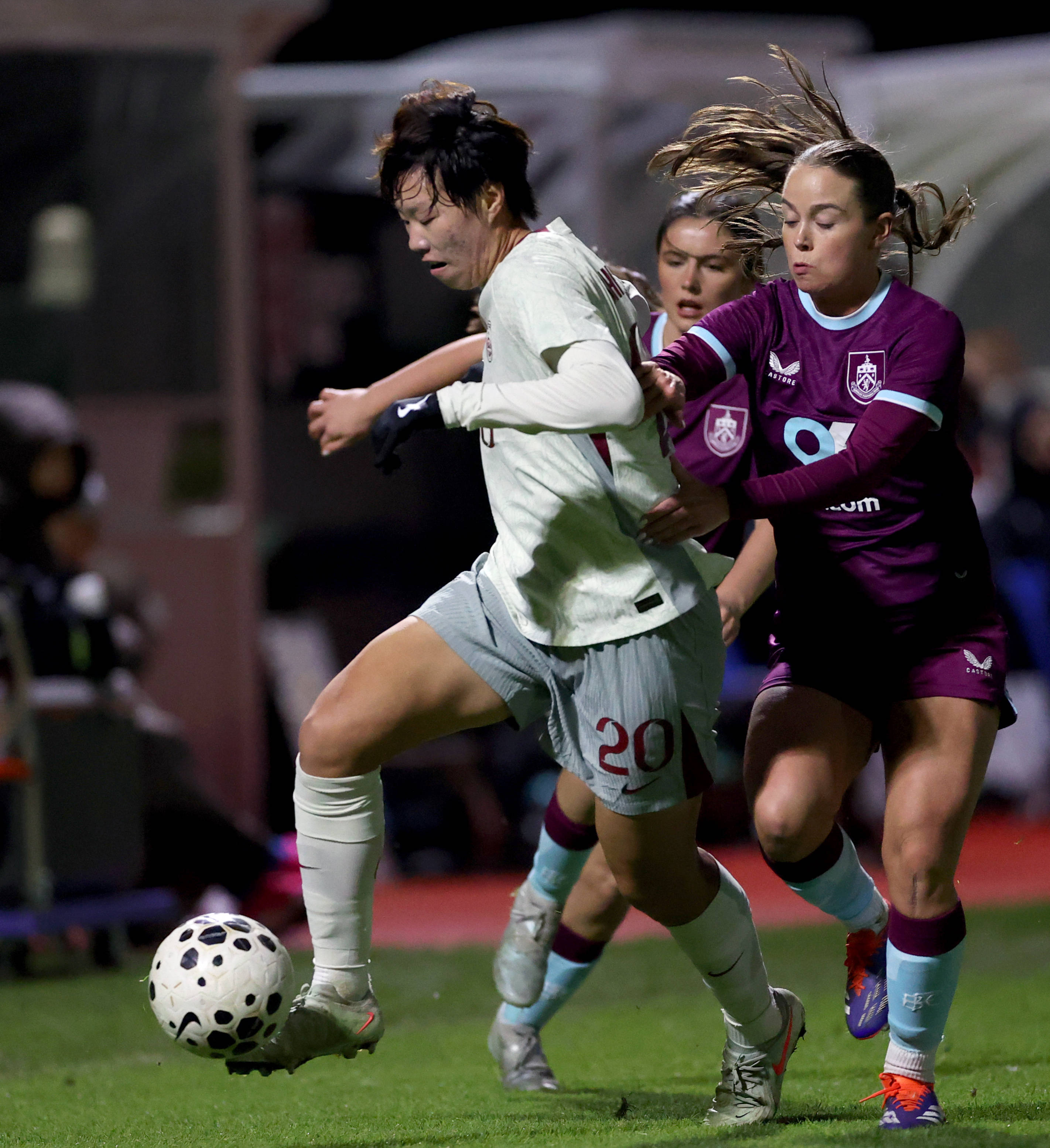 体育竞技：中国女足队取得胜利的简单介绍