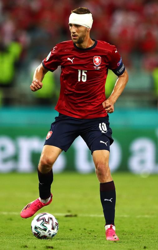 包含捷克队遭遇不利局面，艰难寻找突破的词条