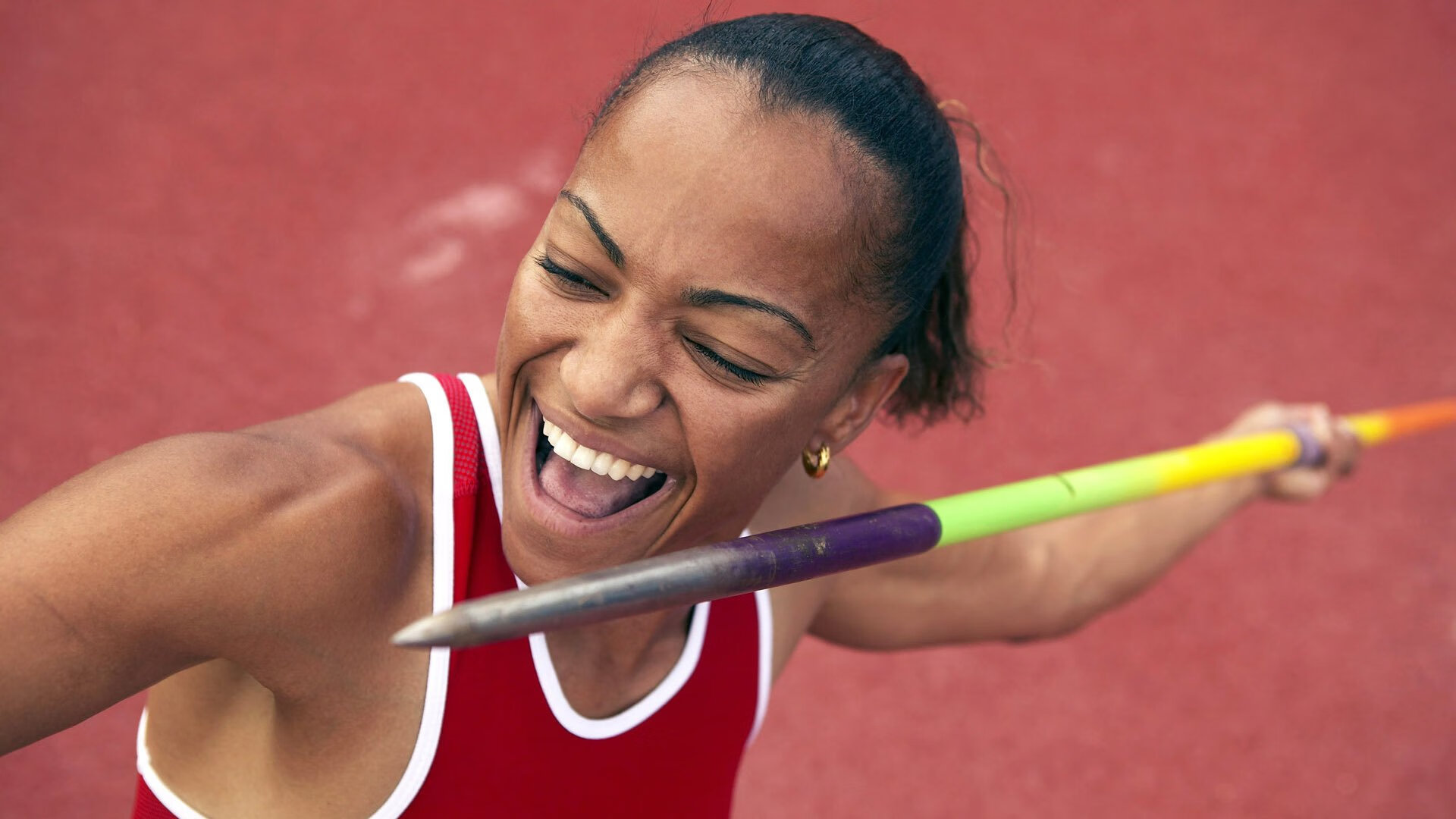 跨界奇迹，从足球翻盘到赛道接管，本泽马的年度争冠启示录