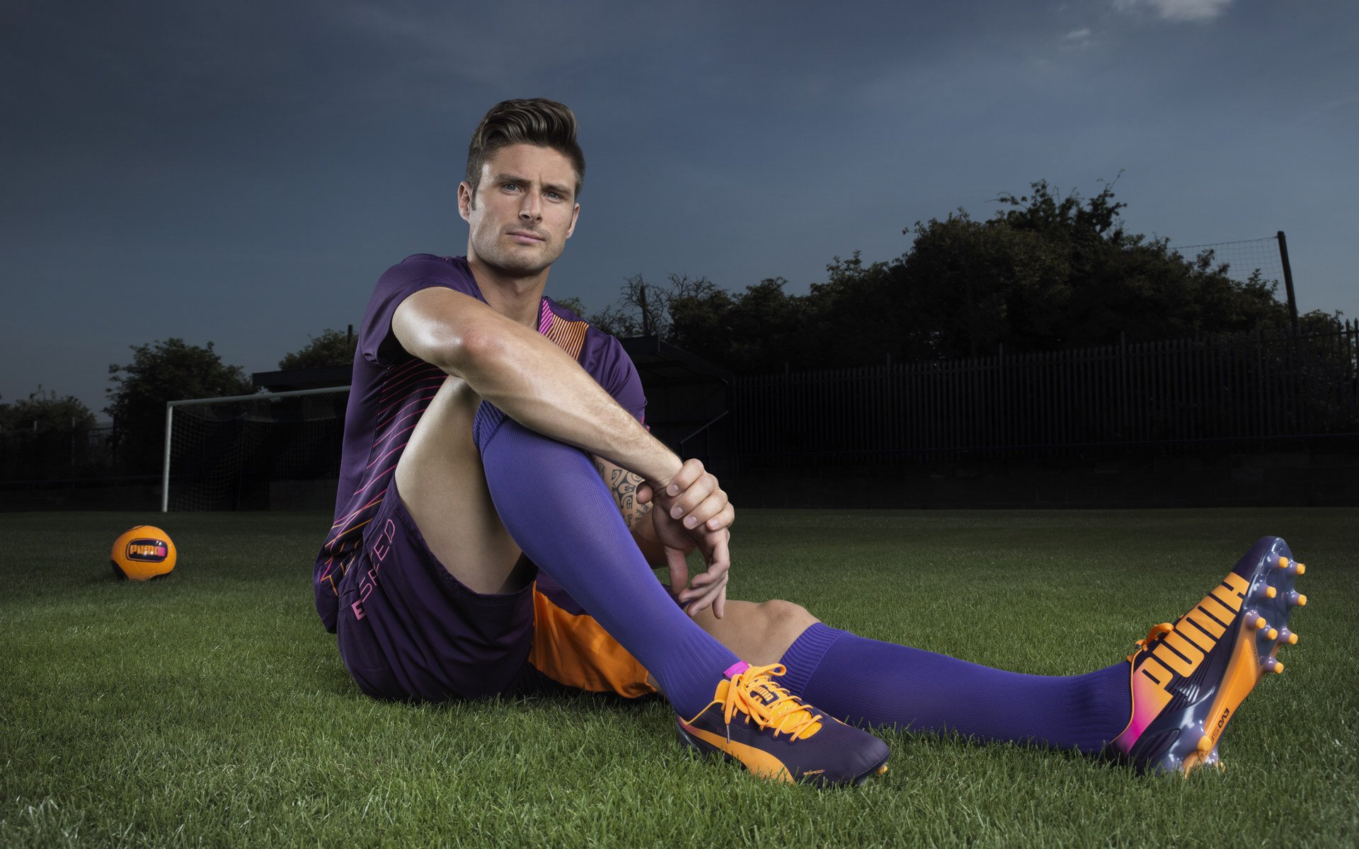 秘鲁对阵尤文，阿克关键节点连续得分，诠释足球场上的唯一性时刻